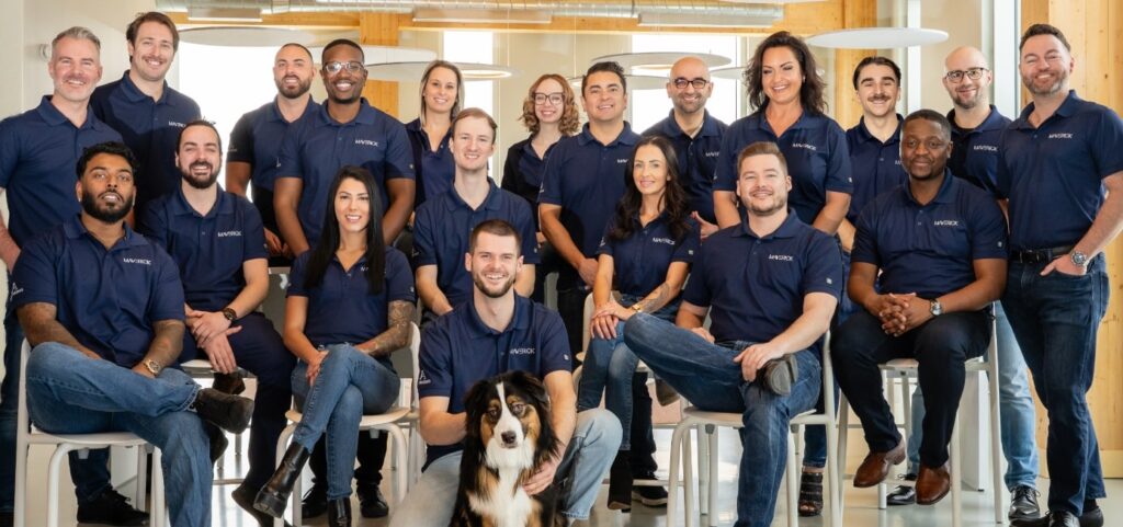 Groupe Maverick - Hypothèque - Taux hypothécaire - JA Hypothèques - Photo groupe Maverick min e1758638368977